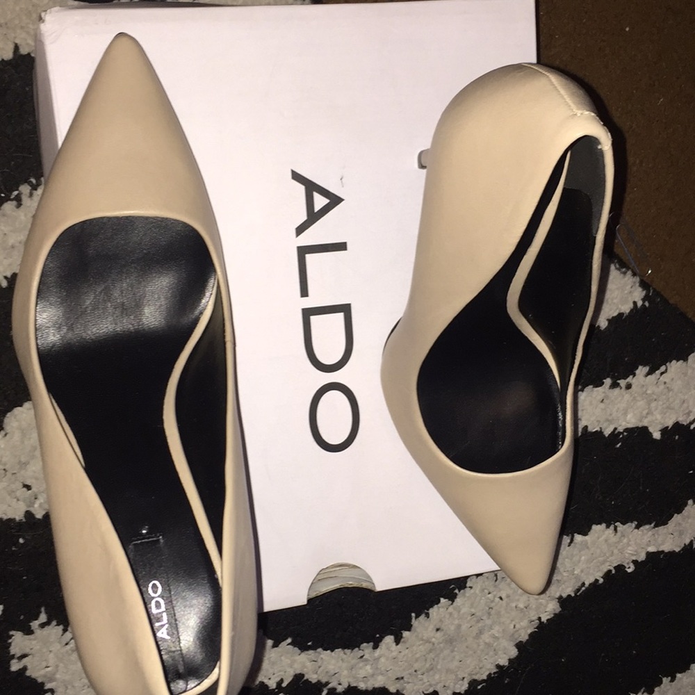 NWT Aldo Creme pumps - Picture 3 of 3